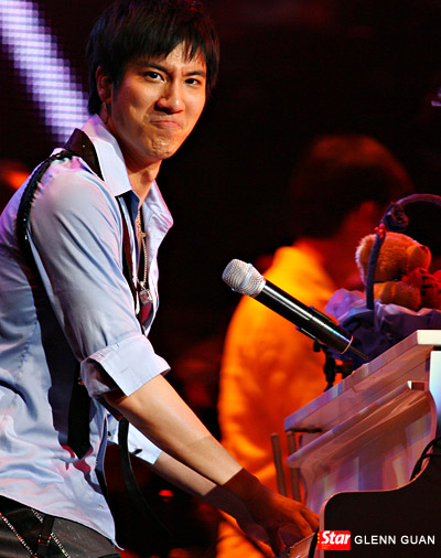 LeeHom "Heroes of Earth"